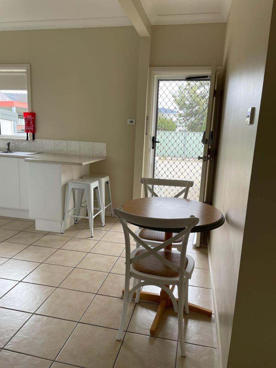 Units On Robertson Apartman Mudgee Kültér fotó